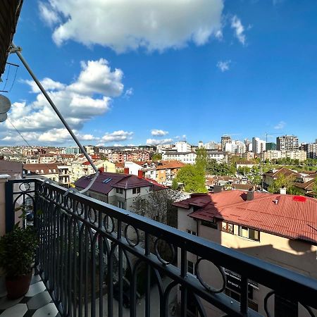 Yellowhouse Pristina Exterior photo